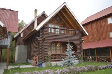 Cottage (8 Adults)