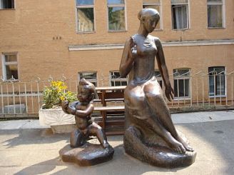 Monument Mother and Child