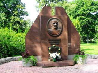 Памятник Зубковскому, Миргород