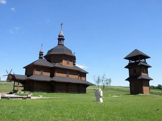 Свято-Вознесенский деревянный храм в Водяниках