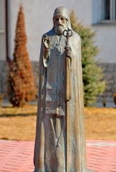 Monument to Peter the Tomb of the territory of the Chechen State University them. Peter Graves