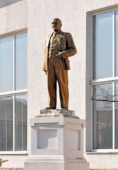 Monument to Lenin in the territory CSU them. Peter Graves