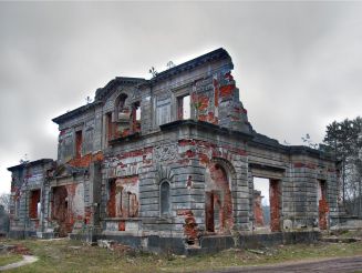 The ruins of the palace Tereshchenko, Denishi
