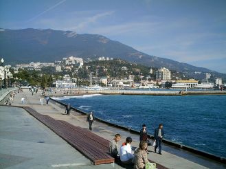 Yalta embankment