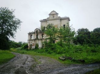 Руины костела, Кукольники